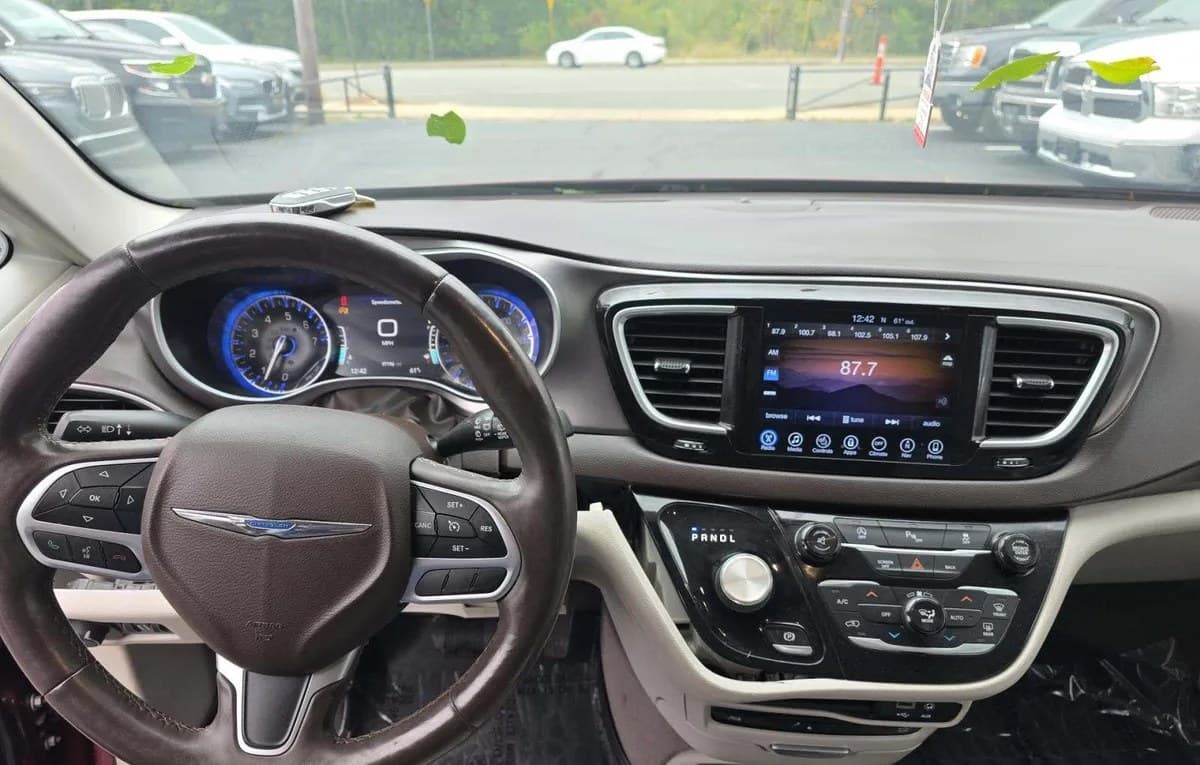 2017 CHRYSLER PACIFICA TOURING L PLUS 121.6" WB 7