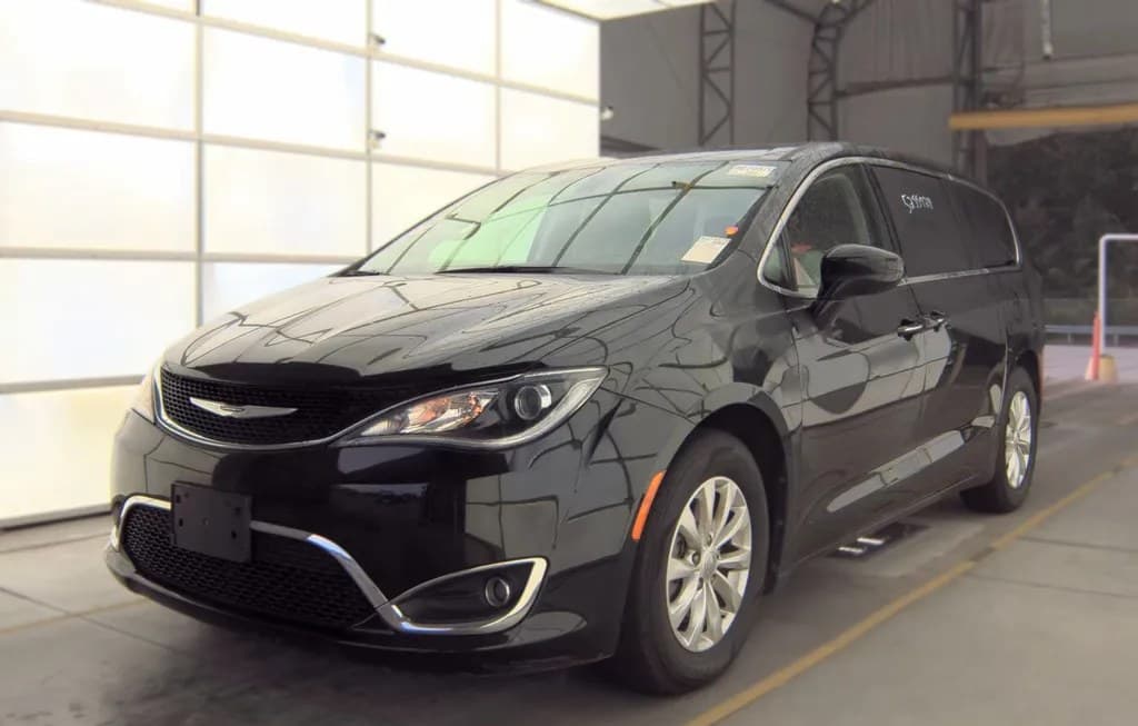 2019 CHRYSLER PACIFICA TOURING PLUS 121.6" WB 1