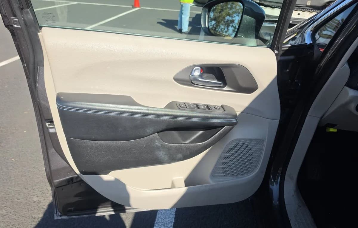 2021 CHRYSLER PACIFICA TOURING 121.6" WB 6