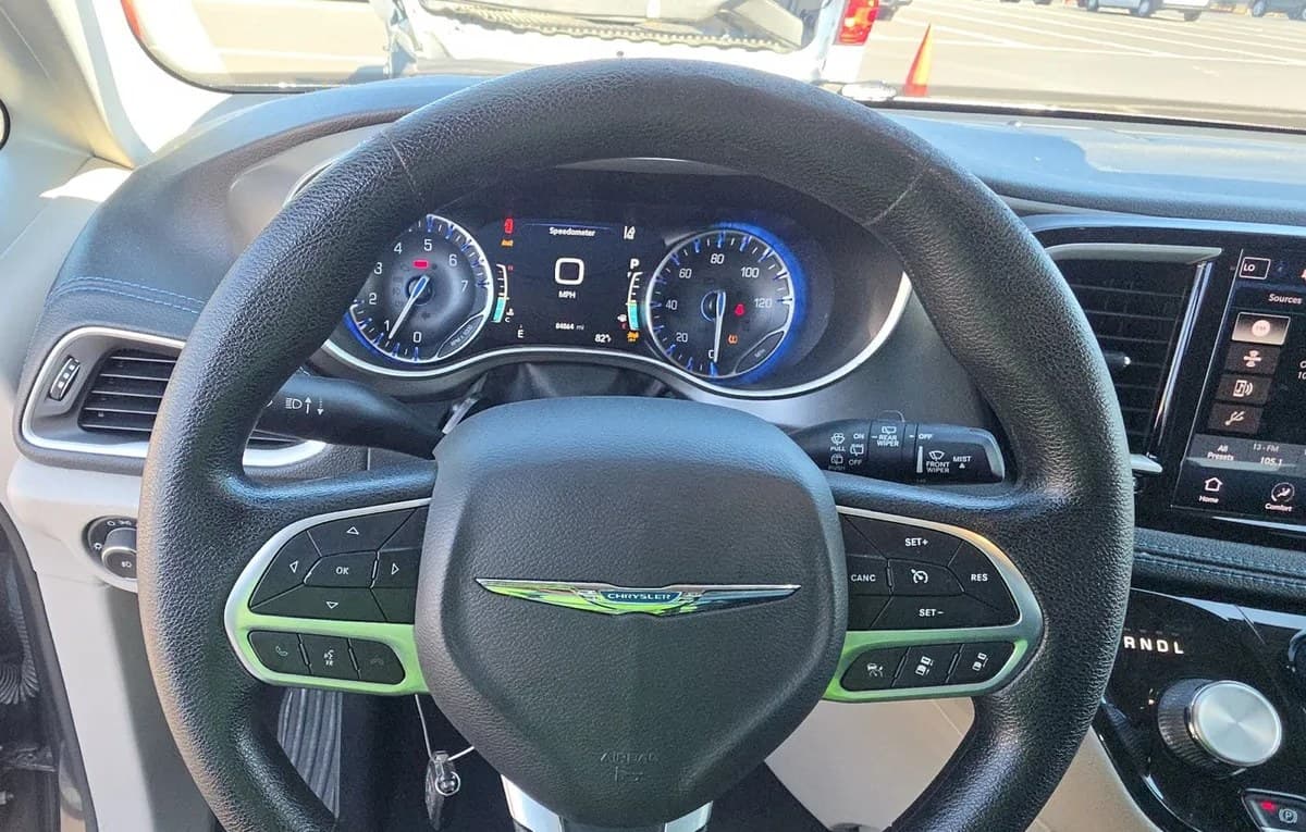 2021 CHRYSLER PACIFICA TOURING 121.6" WB 7