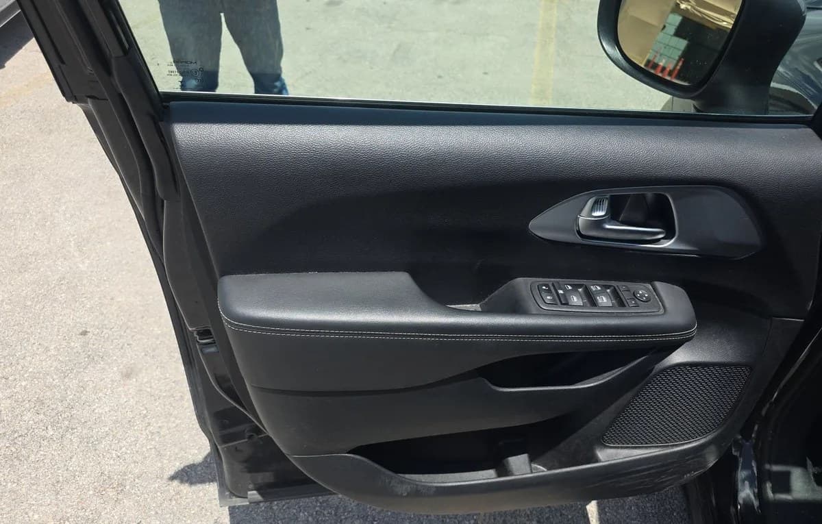 2023 CHRYSLER PACIFICA TOURING 121.6" WB 6