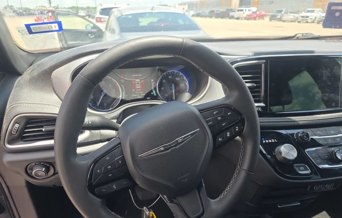 2023 CHRYSLER PACIFICA TOURING 121.6" WB 7