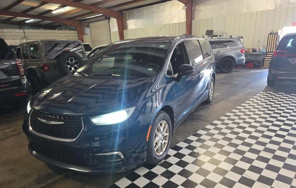 2024 CHRYSLER PACIFICA TOURING 121.6" WB 1