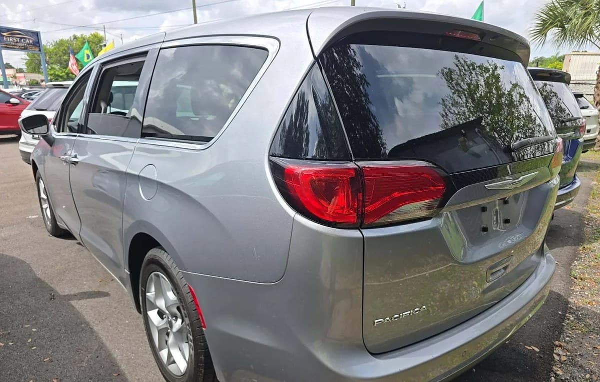2019 CHRYSLER PACIFICA TOURING PLUS 121.6" WB 3