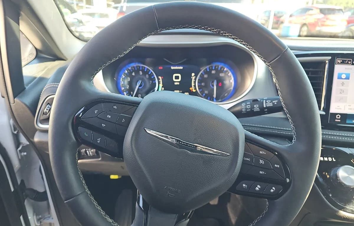 2024 CHRYSLER PACIFICA TOURING 121.6" WB 7