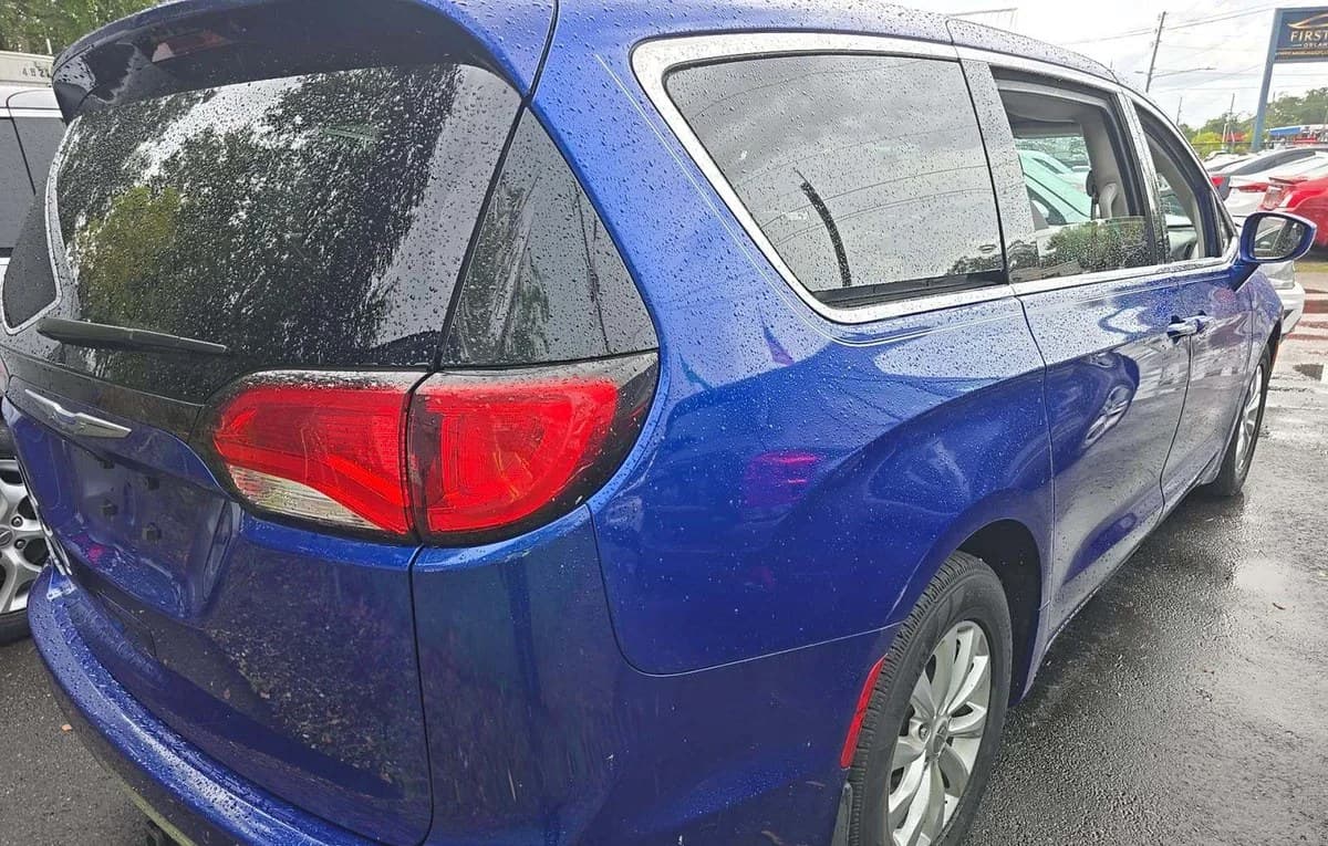 2018 CHRYSLER PACIFICA TOURING PLUS 121.6" WB 4