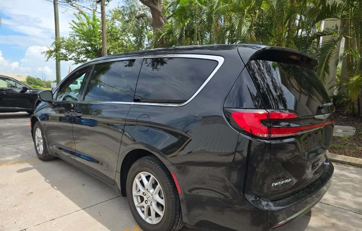 2023 CHRYSLER PACIFICA TOURING 121.6" WB 3