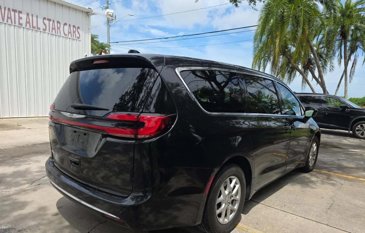 2023 CHRYSLER PACIFICA TOURING 121.6" WB 4