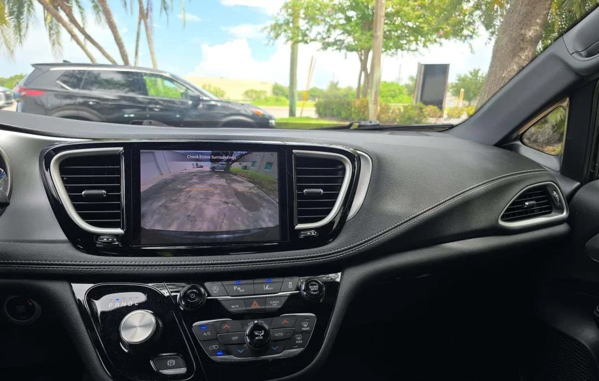 2023 CHRYSLER PACIFICA TOURING 121.6" WB 7