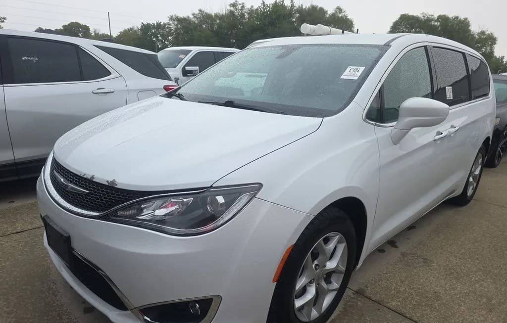 2019 CHRYSLER PACIFICA TOURING PLUS 121.6" WB 1