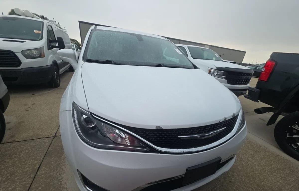 2019 CHRYSLER PACIFICA TOURING PLUS 121.6" WB 3