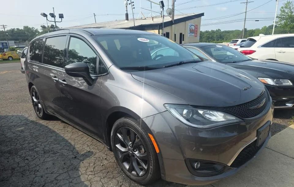 2019 CHRYSLER PACIFICA TOURING PLUS 121.6" WB 4