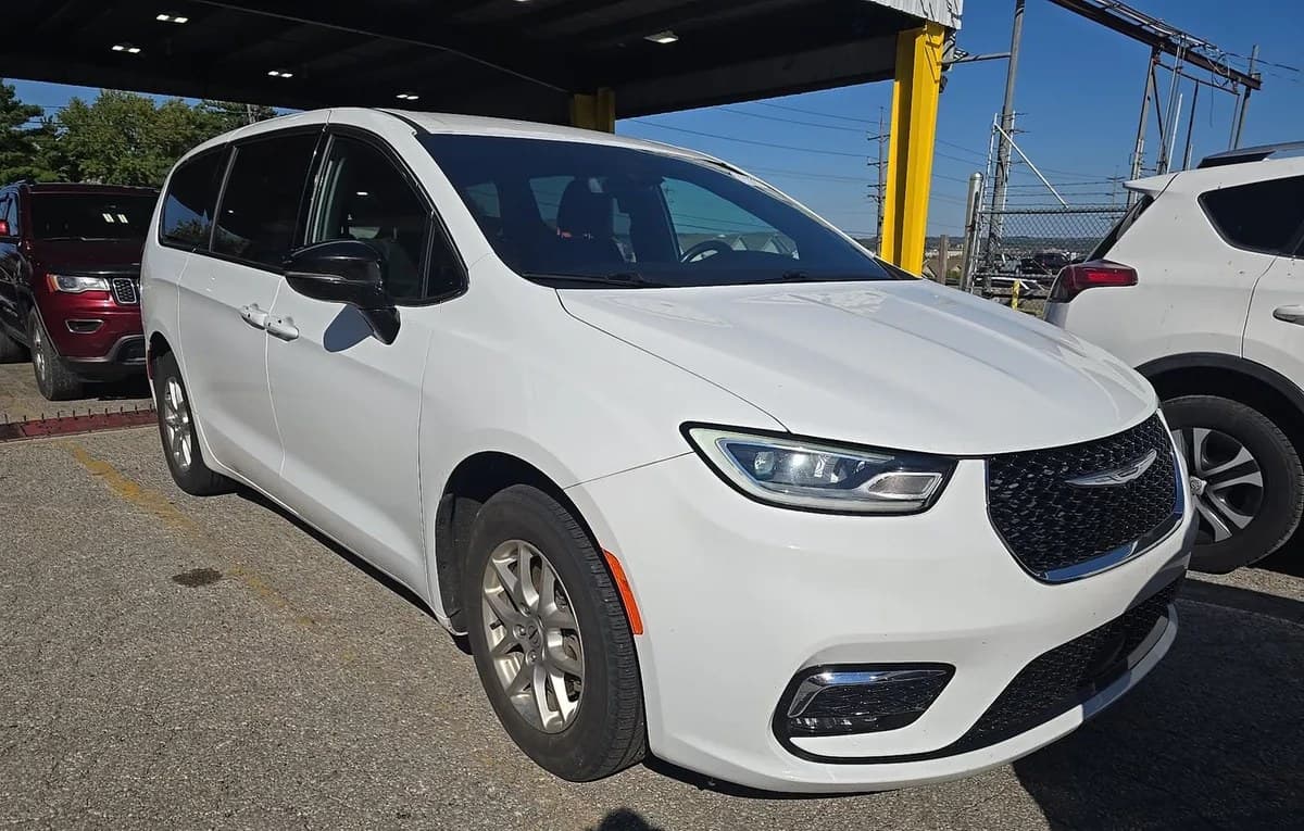 2024 CHRYSLER PACIFICA TOURING 121.6" WB 4