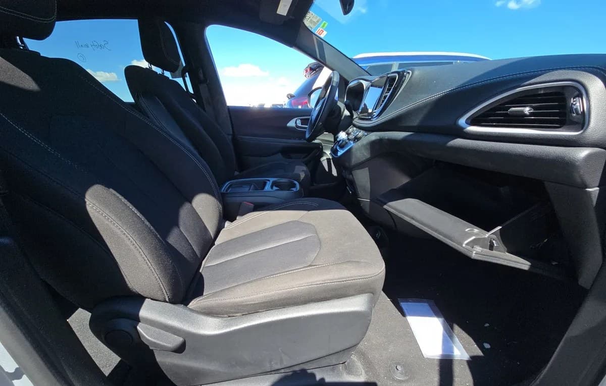 2023 CHRYSLER PACIFICA TOURING 121.6" WB 5