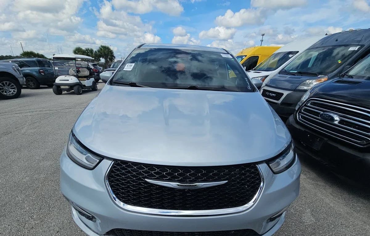 2023 CHRYSLER PACIFICA TOURING 121.6" WB 3