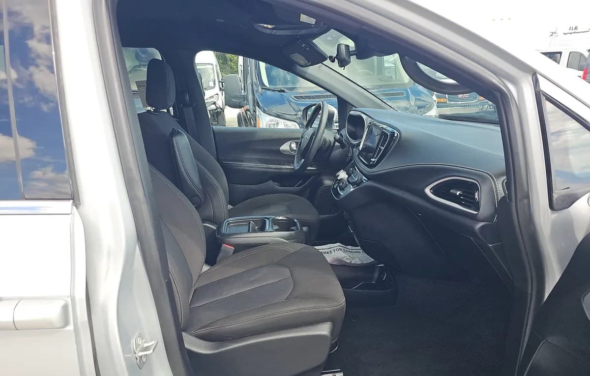 2023 CHRYSLER PACIFICA TOURING 121.6" WB 5