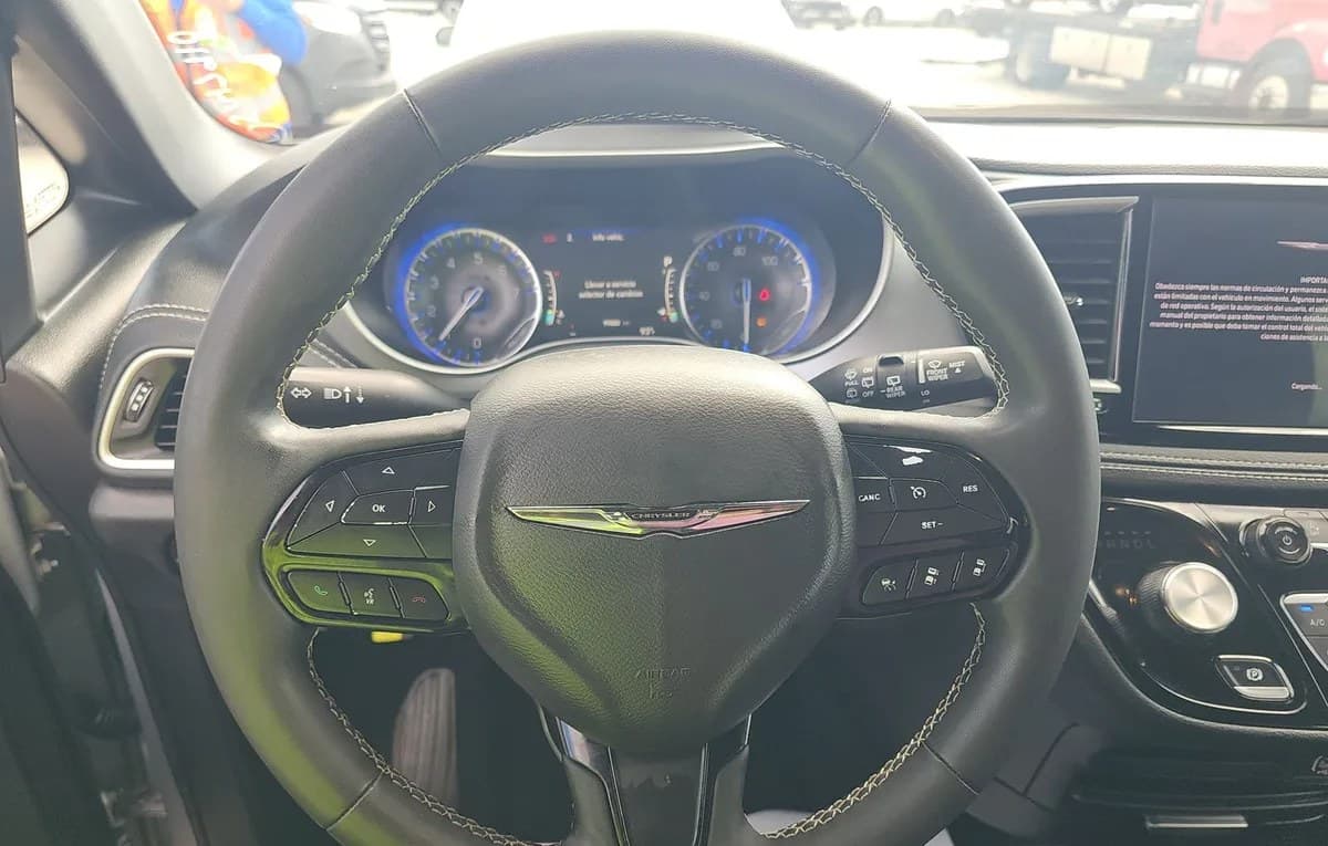 2023 CHRYSLER PACIFICA TOURING 121.6" WB 7