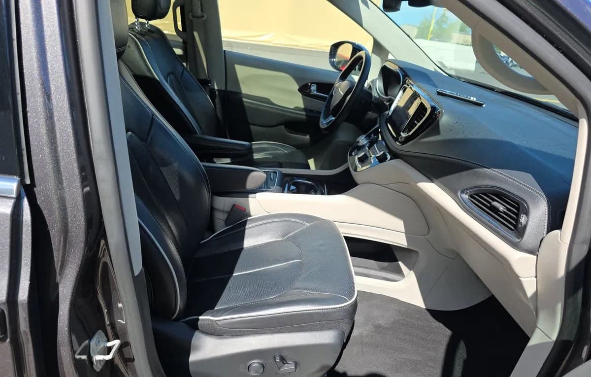 2023 CHRYSLER PACIFICA LIMITED 121.6" WB 5