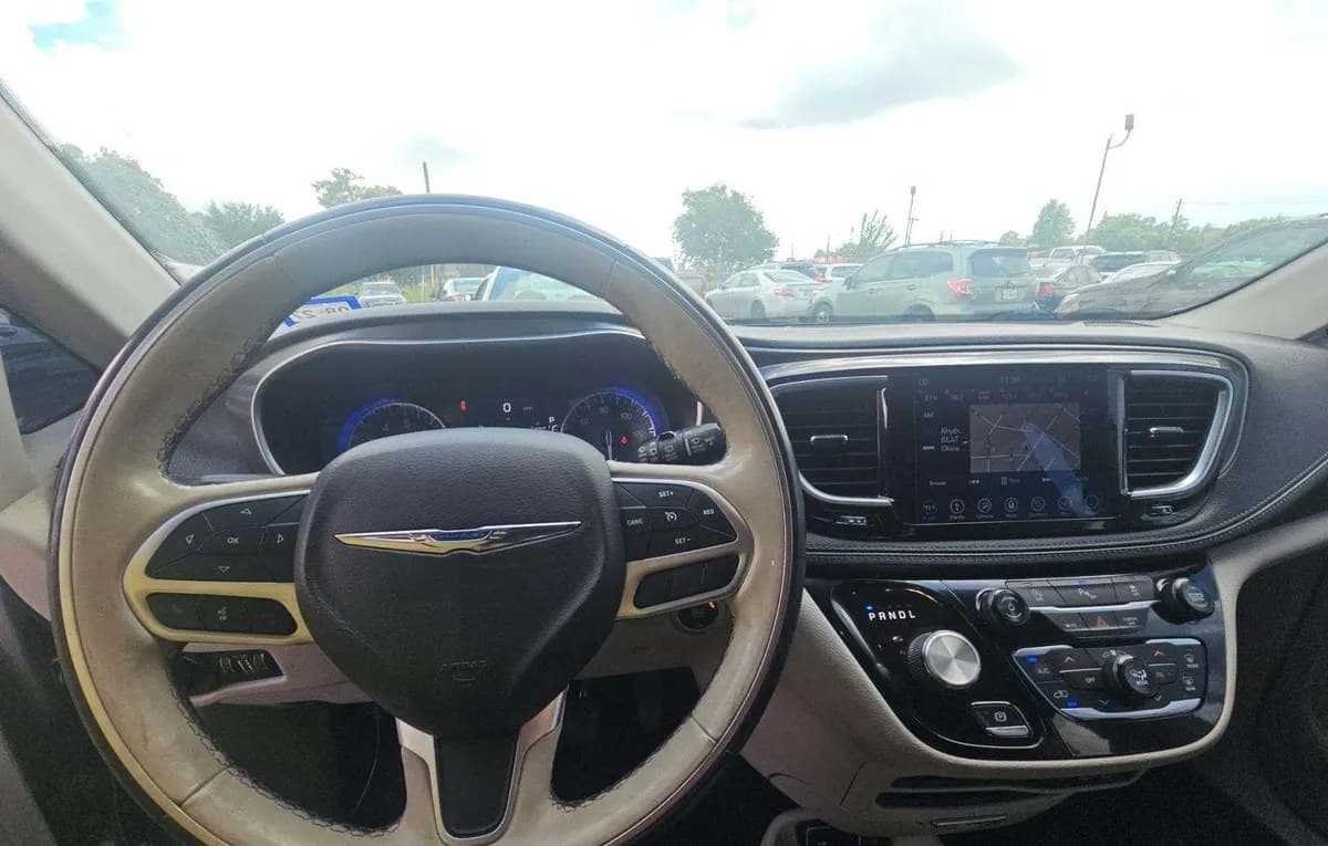 2018 CHRYSLER PACIFICA LIMITED 121.6" WB 7
