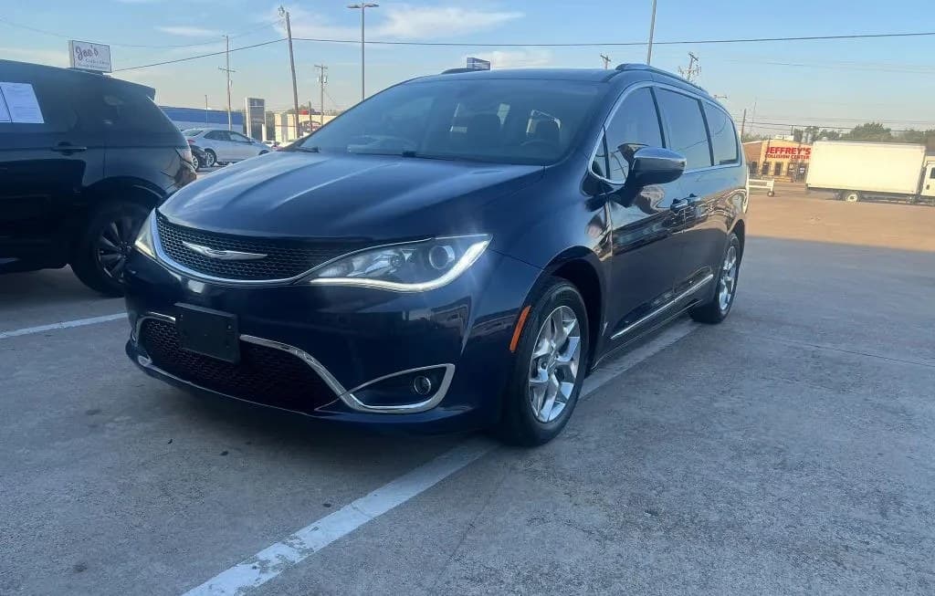 2018 CHRYSLER PACIFICA LIMITED 121.6" WB 4