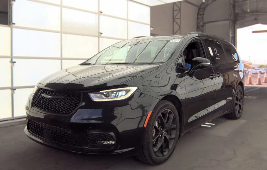 2025 CHRYSLER PACIFICA LIMITED 121.6" WB