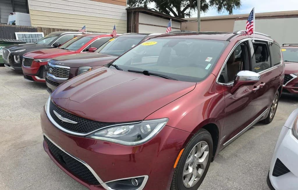2017 CHRYSLER PACIFICA LIMITED 121.6" WB 1