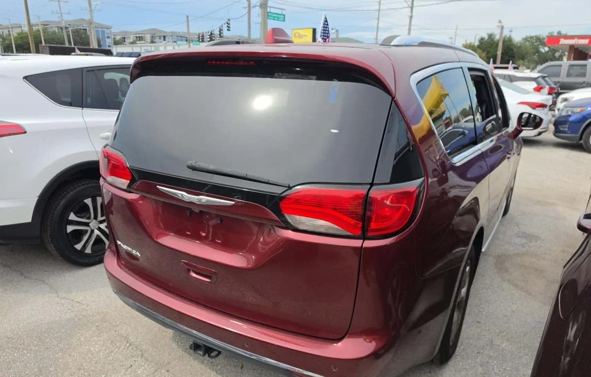 2017 CHRYSLER PACIFICA LIMITED 121.6" WB 4