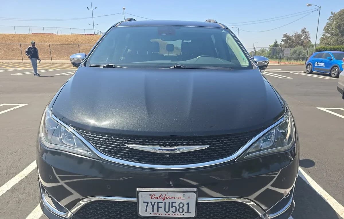 2017 CHRYSLER PACIFICA Limited 3
