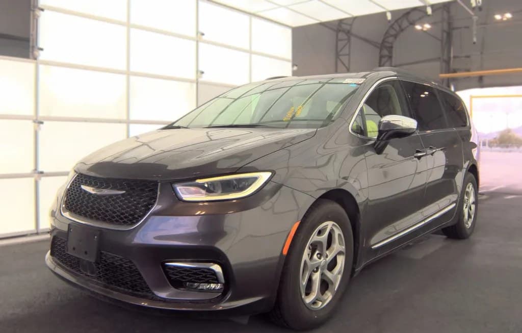 2023 CHRYSLER PACIFICA LIMITED 121.6" WB