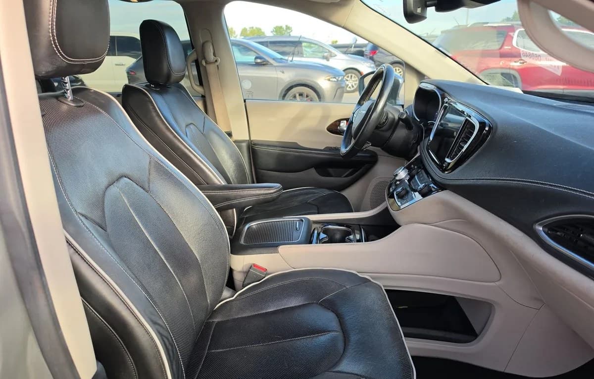2022 CHRYSLER PACIFICA LIMITED 121.6" WB 5