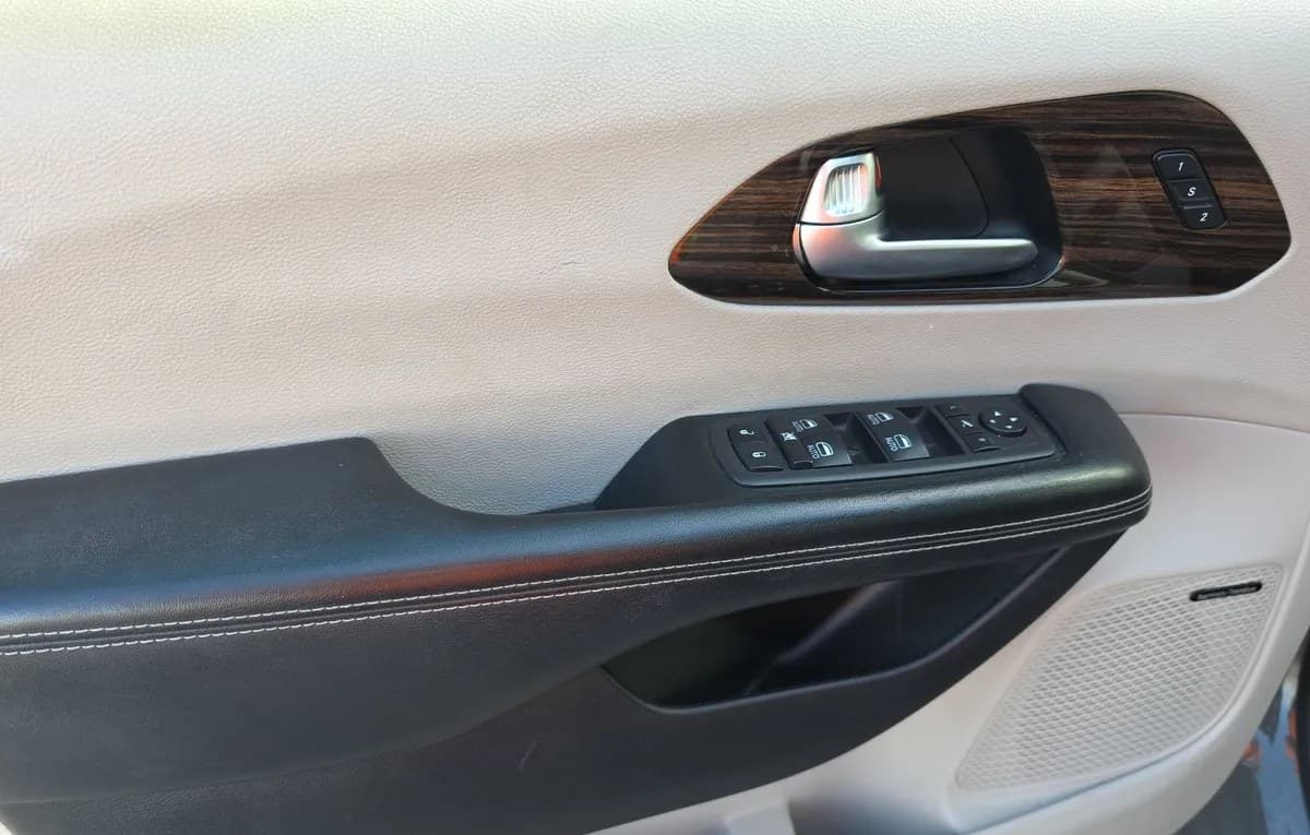 2022 CHRYSLER PACIFICA LIMITED 121.6" WB 6