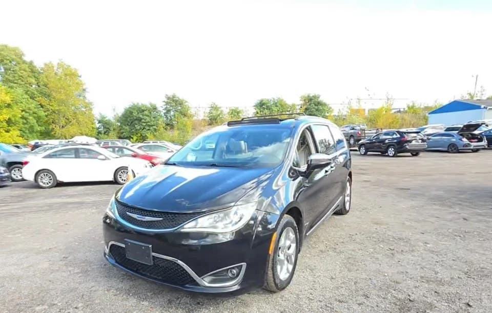 2020 CHRYSLER PACIFICA LIMITED 121.6" WB