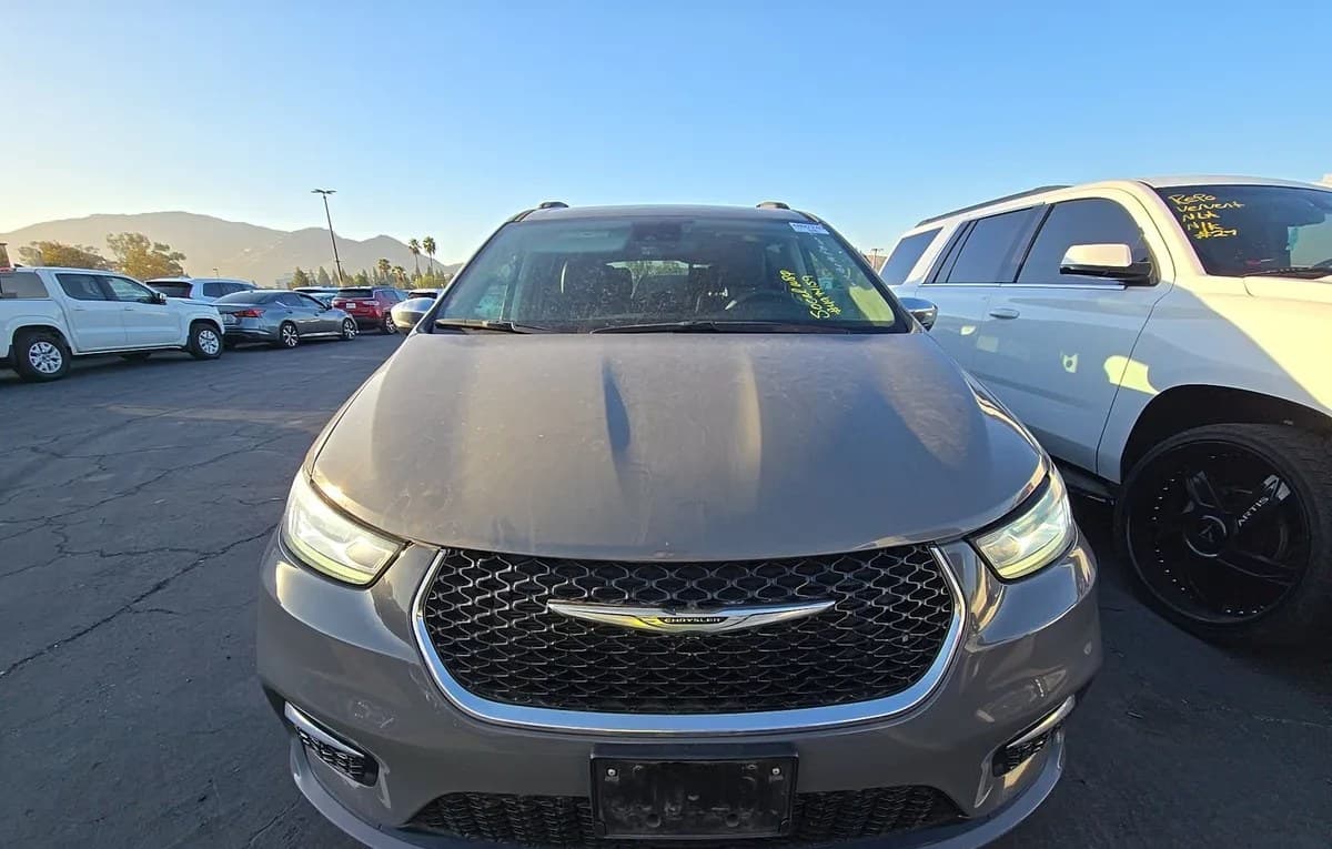 2023 CHRYSLER PACIFICA LIMITED 121.6" WB 3