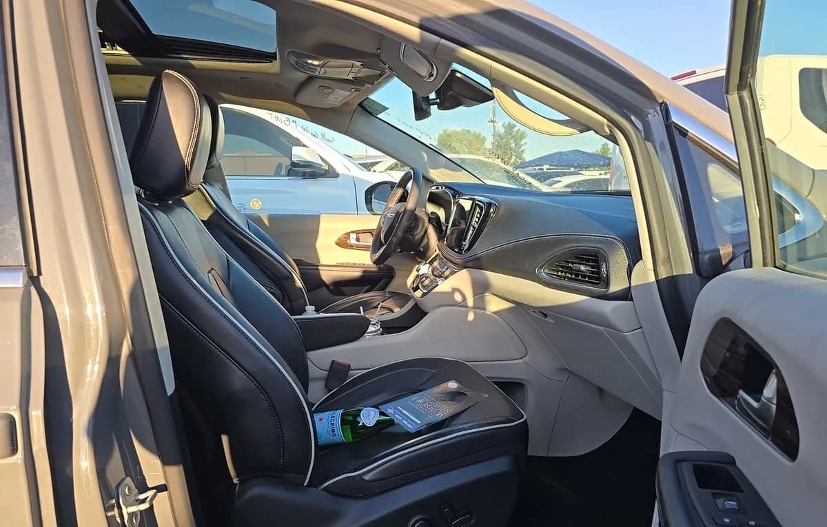 2023 CHRYSLER PACIFICA LIMITED 121.6" WB 5