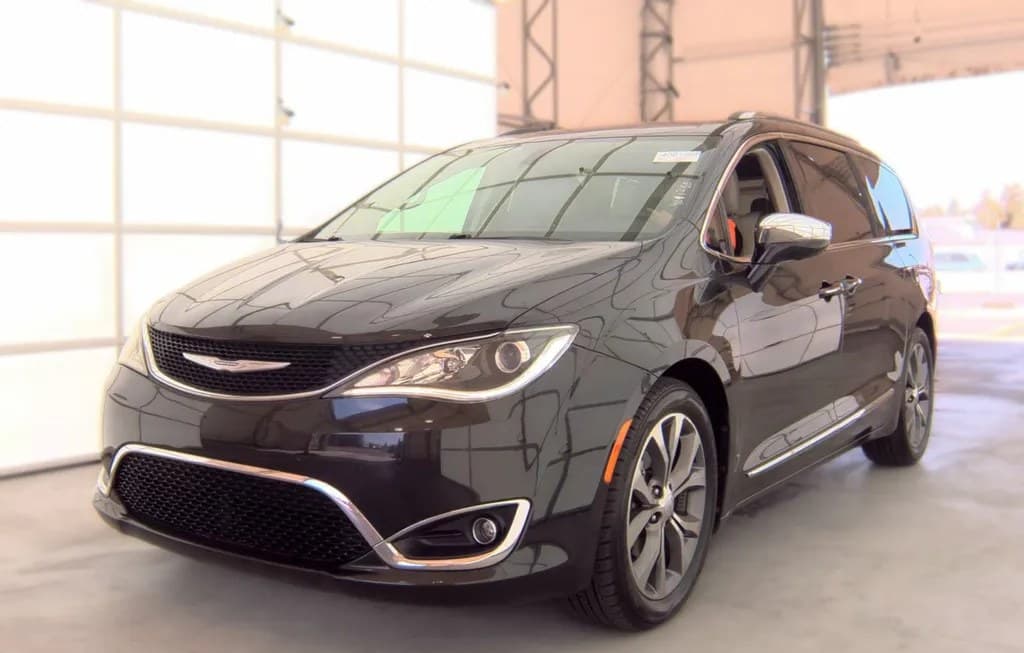2017 CHRYSLER PACIFICA LIMITED 121.6" WB 1