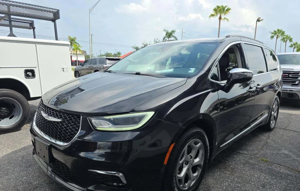 2023 CHRYSLER PACIFICA LIMITED 121.6" WB