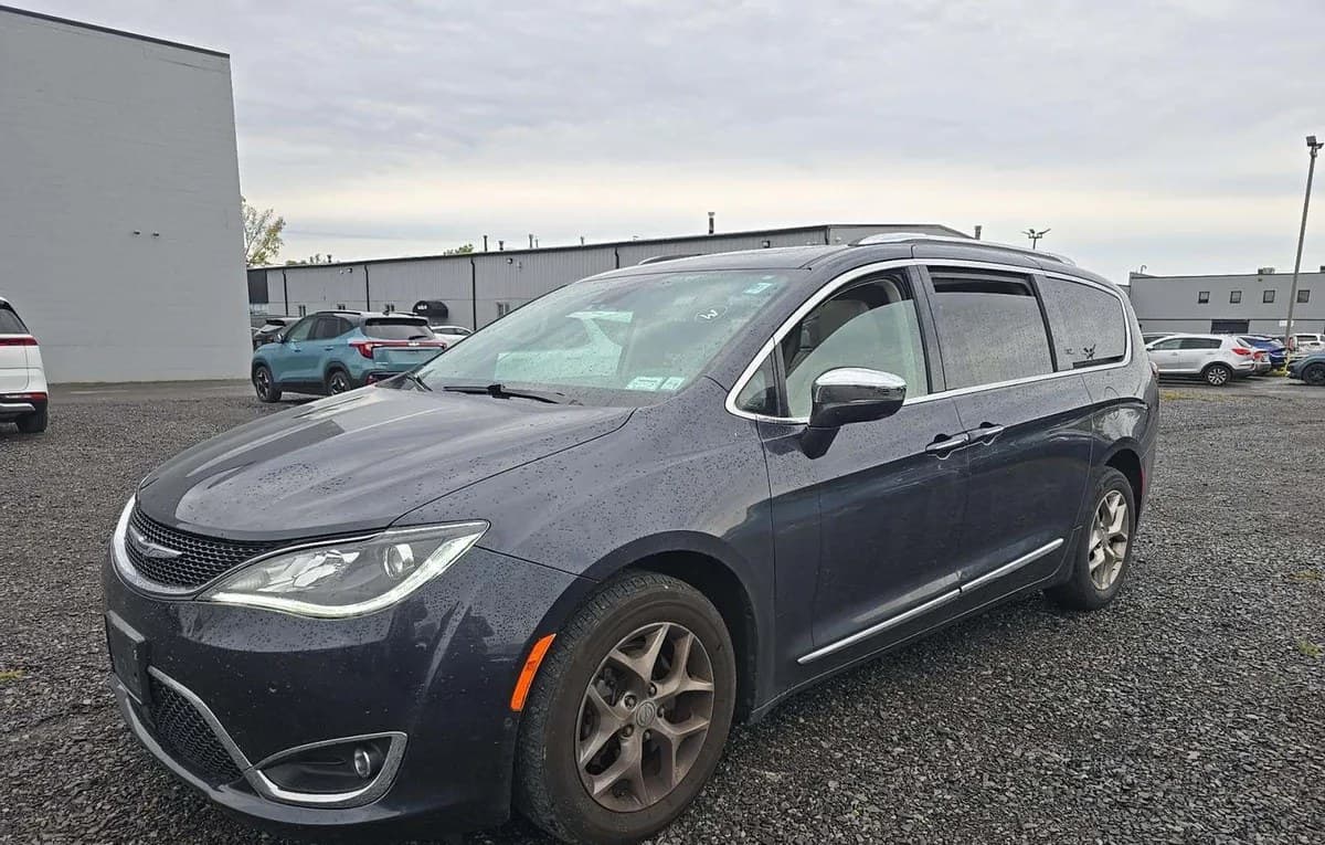 2020 CHRYSLER PACIFICA LIMITED 121.6" WB 2