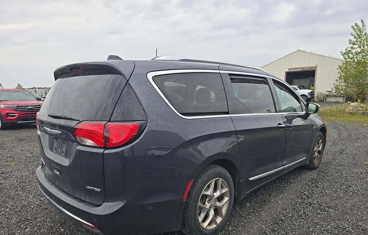 2020 CHRYSLER PACIFICA LIMITED 121.6" WB 4
