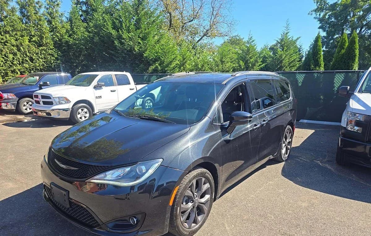 2018 CHRYSLER PACIFICA LIMITED 121.6" WB 2