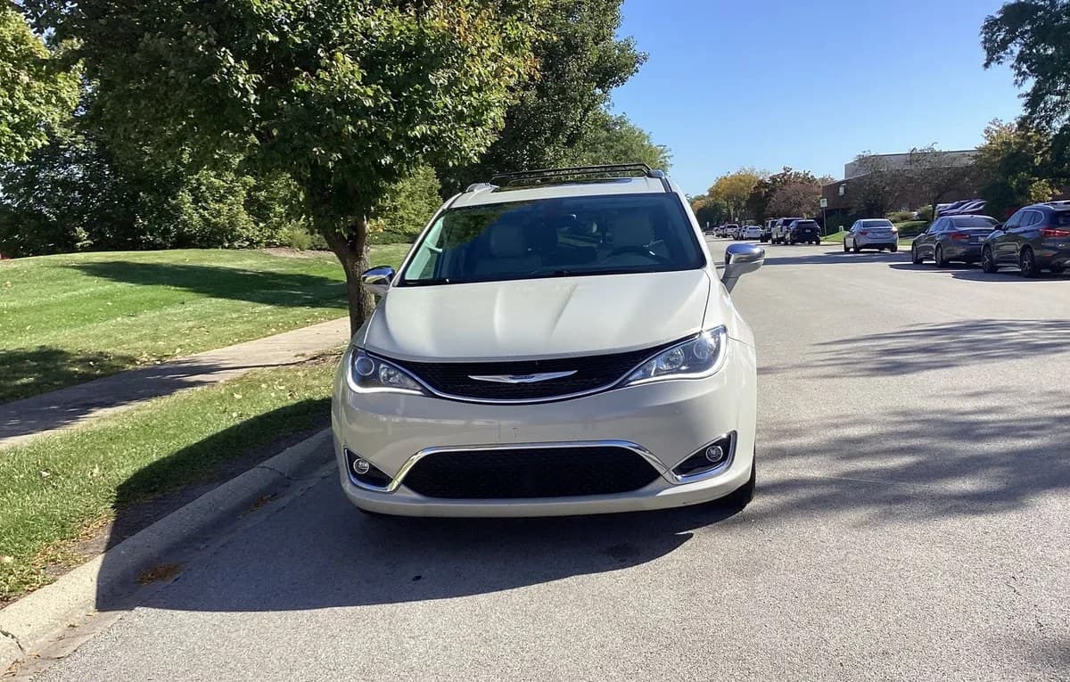 2019 CHRYSLER PACIFICA LIMITED 121.6" WB 3