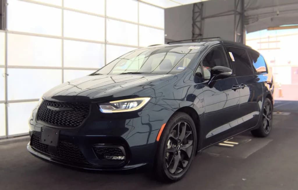 2025 CHRYSLER PACIFICA LIMITED 121.6" WB