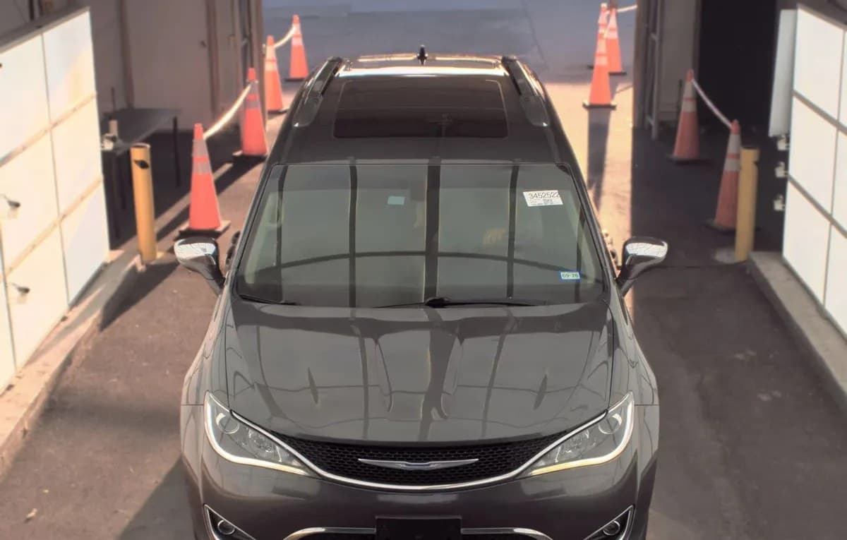 2017 CHRYSLER PACIFICA LIMITED 121.6" WB 3