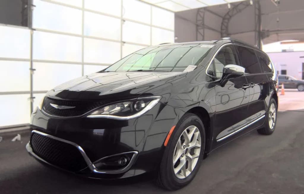 2020 CHRYSLER PACIFICA LIMITED 121.6" WB