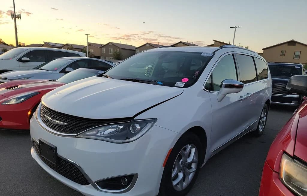 2020 CHRYSLER PACIFICA LIMITED 121.6" WB 1