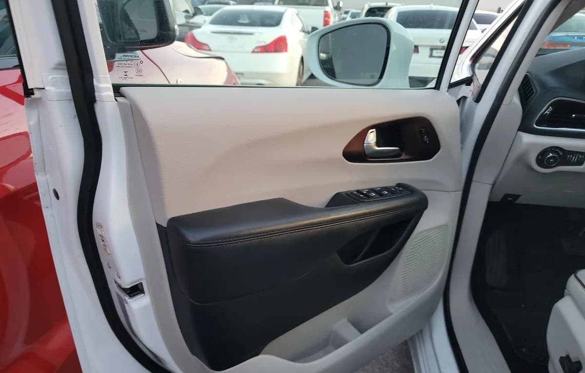 2020 CHRYSLER PACIFICA LIMITED 121.6" WB 6