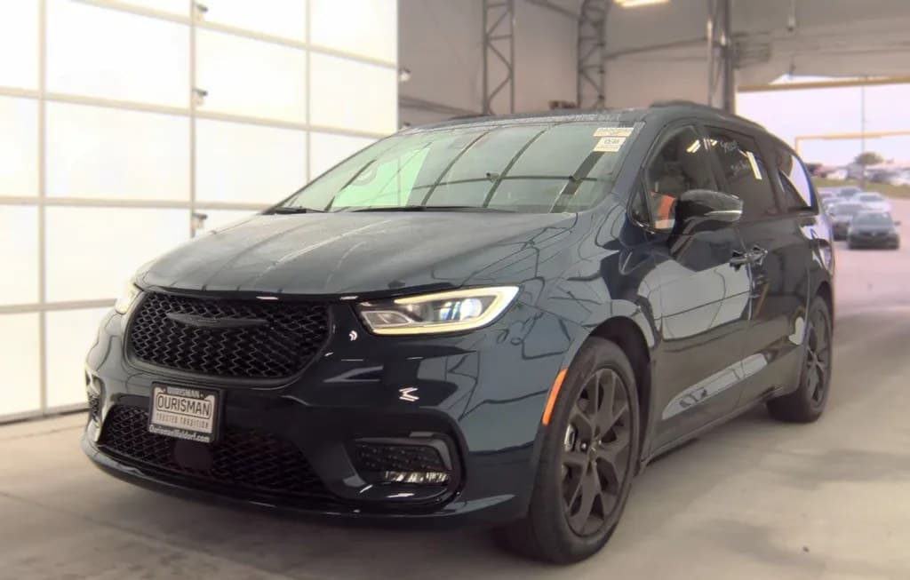 2025 CHRYSLER PACIFICA LIMITED 121.6" WB