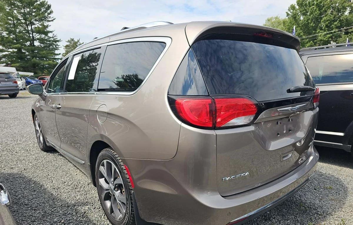 2017 CHRYSLER PACIFICA LIMITED 121.6" WB 3