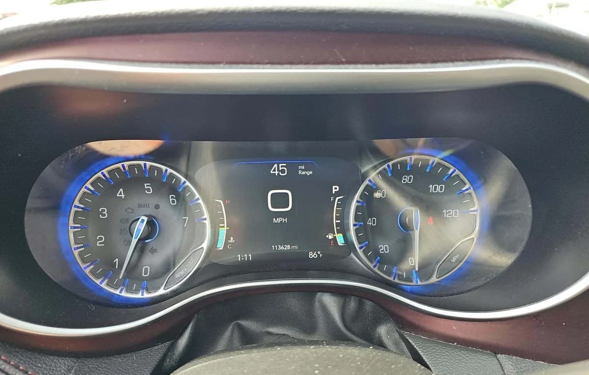 2017 CHRYSLER PACIFICA LIMITED 121.6" WB 6