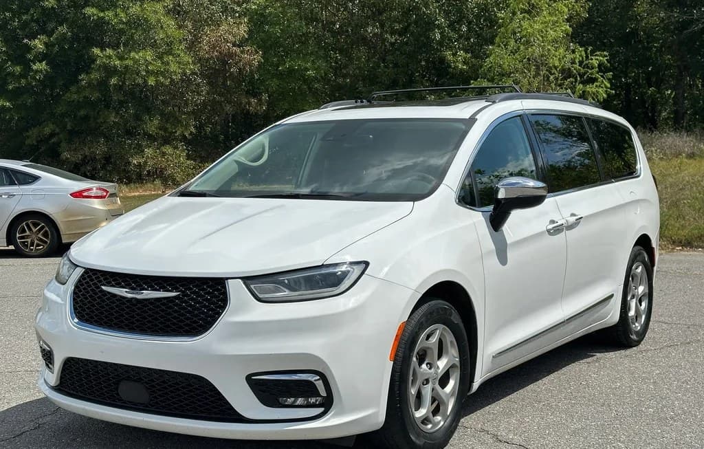 2023 CHRYSLER PACIFICA LIMITED 121.6" WB