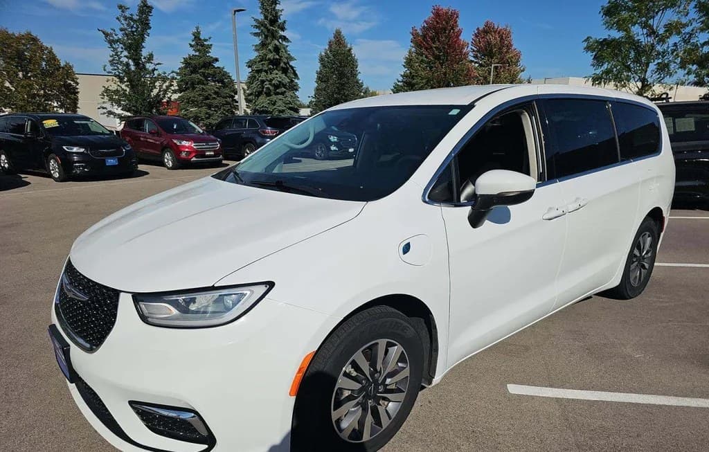2023 CHRYSLER PACIFICA HYBRID TOURING L 121.6" WB